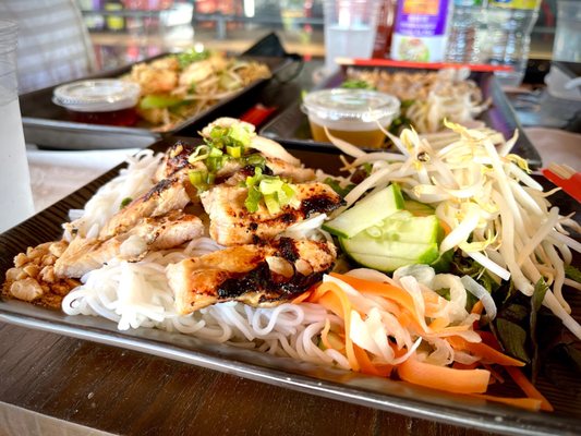 Wilton Manors Vitamins Dishes